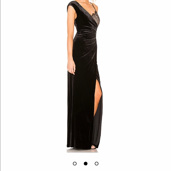 Asymmetric Lace Gown in Black
BCBGMAXAZRIA - Picture 2 of 3